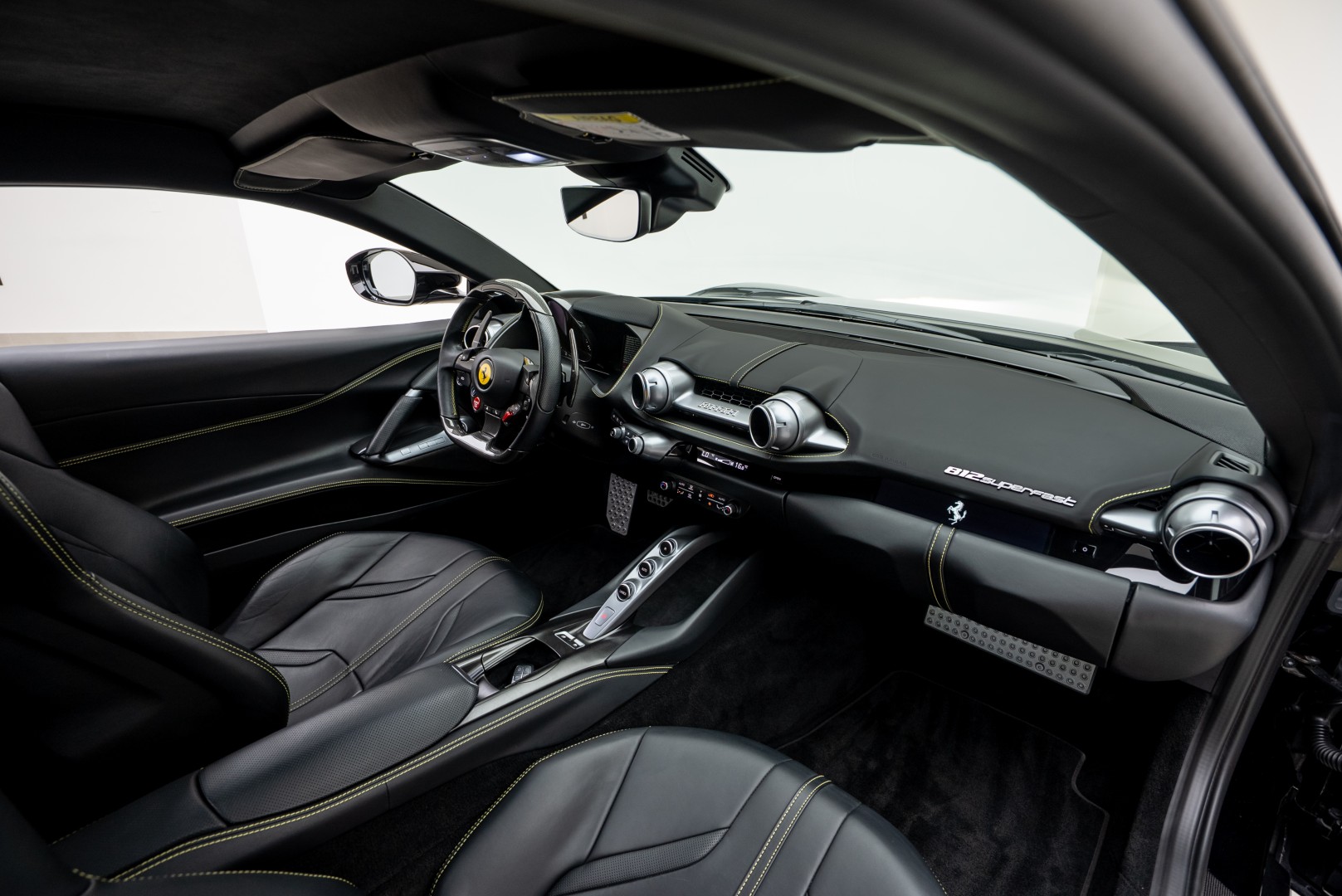 2020 FERRARI 812 SUPERFAST ( WARRANTY, SERVICE CONTRACT)